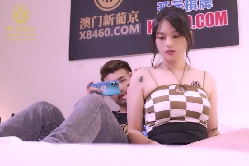 Em người yêu đến thăm chị gái nhưng chỉ có mỗi bồ của chị gái ở nhà